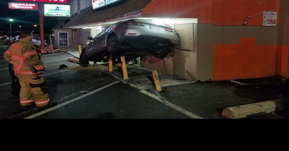 Car crash temporarily closes Club 7400 in Rosedale