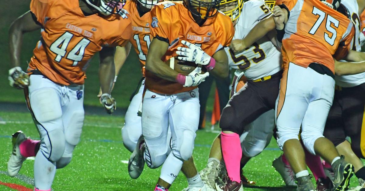 Maverick football to host regional title game | Sports | avenuenews.com