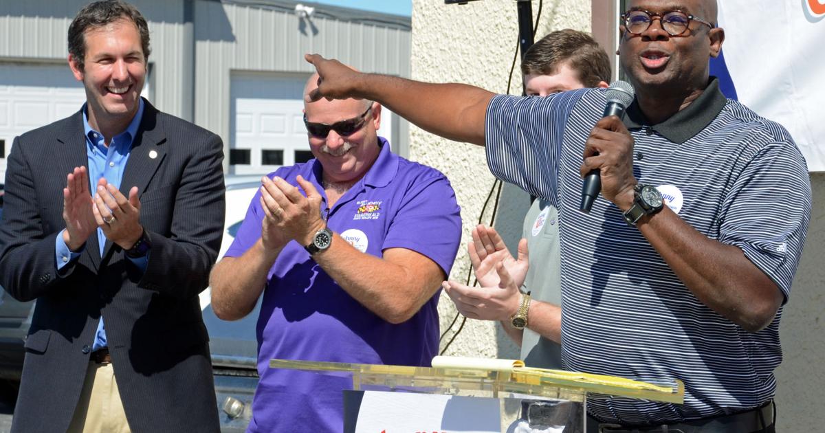 Steve Ransbottom Race for county executive heats up | | avenuenews.com