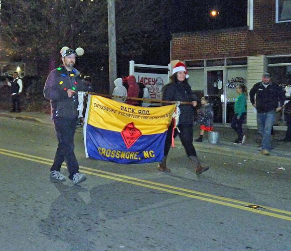 Images from the Newland Christmas Parade Community