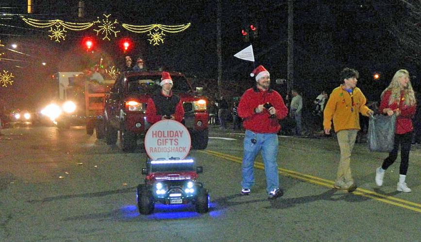 Images from the Newland Christmas Parade Community
