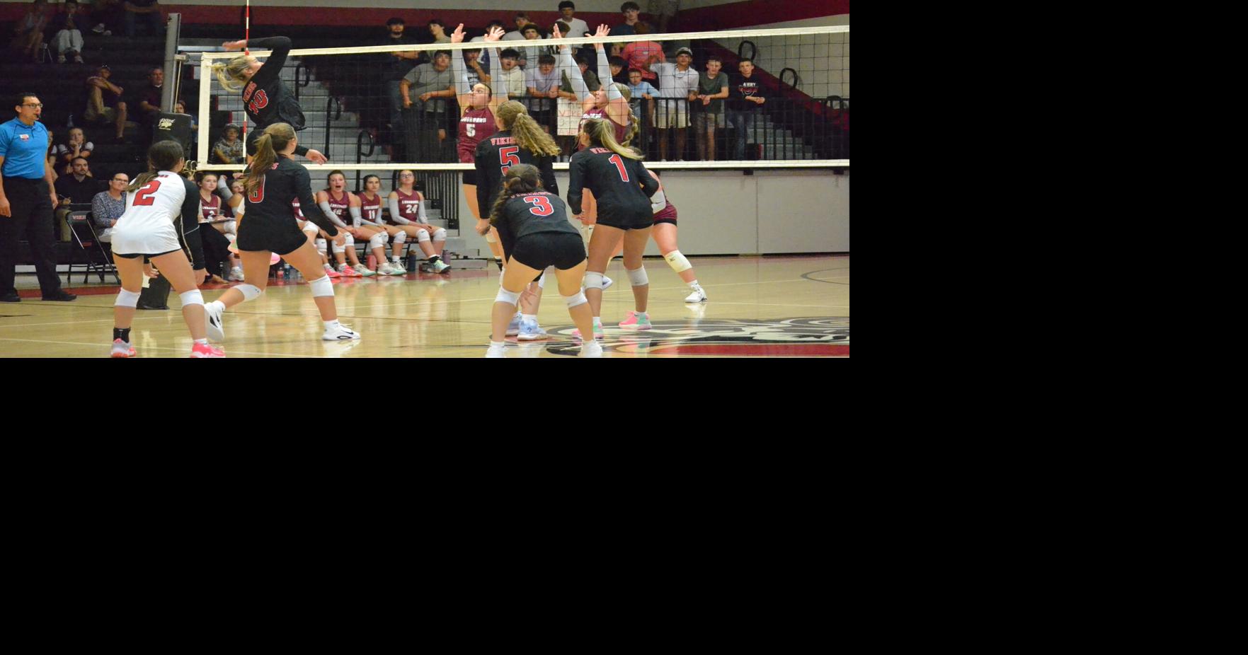 Volleyball sweeps Johnson County to highlight busy week