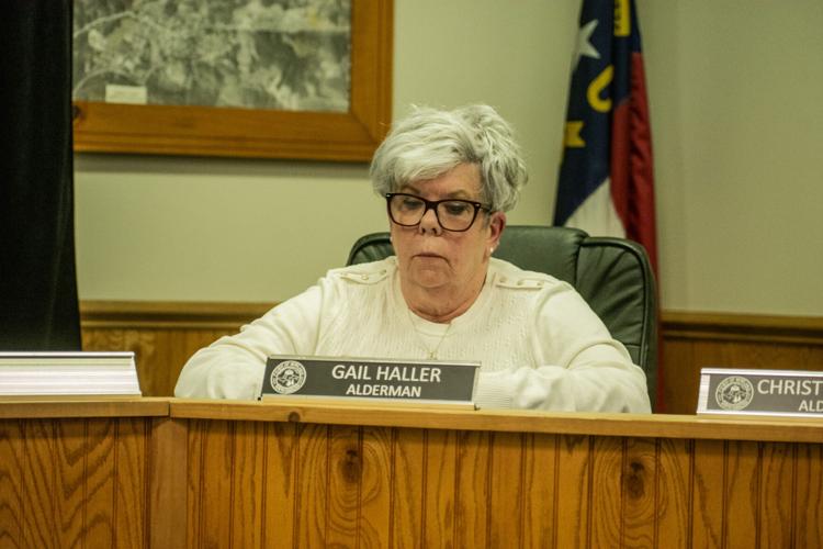 Newland Board of Aldermen discuss ordinances, town administrator