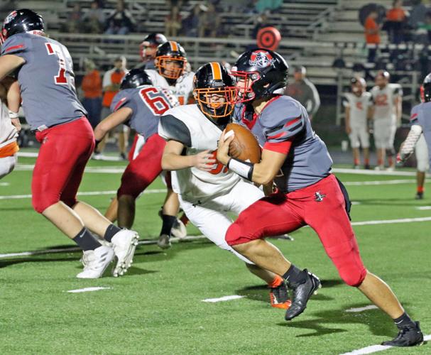 GRIDIRON GAINS Viking Football continues preparations for 2023