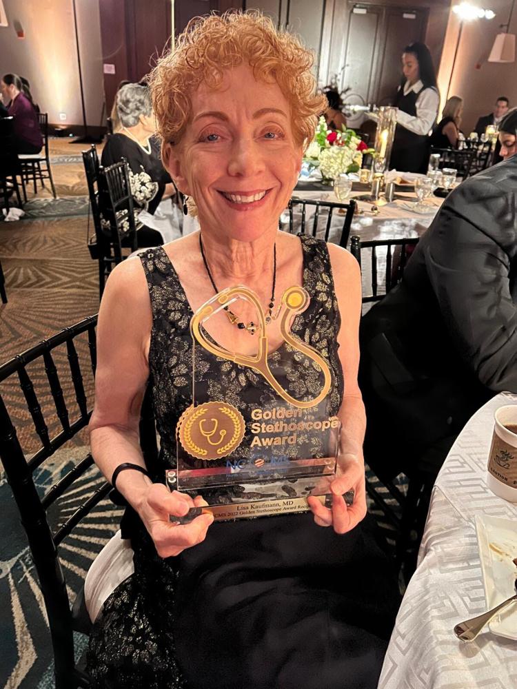 Dr. Lisa Kaufmann honored as 2022 Golden Stethoscope Award winner