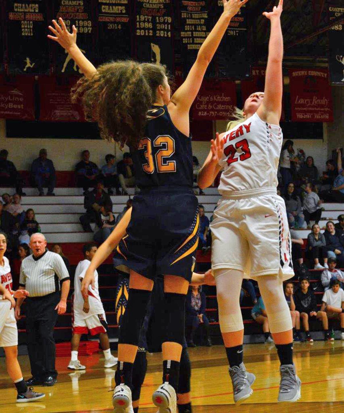 Lady Vikings Complete Unbeaten Week Sports Averyjournal Com