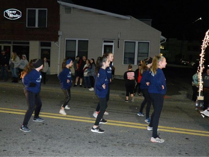 Images from the Newland Christmas Parade Community