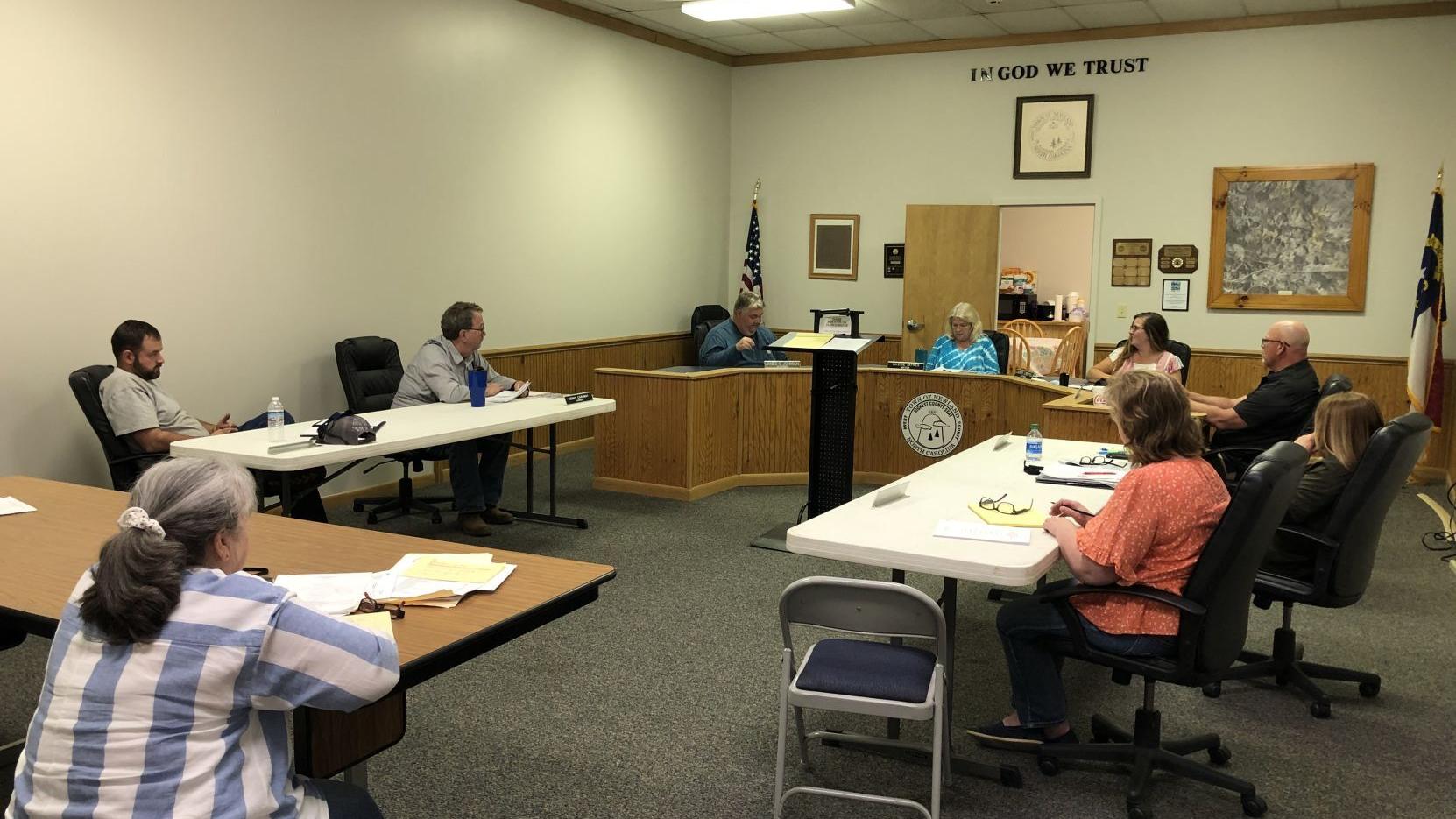 Newland Aldermen continue search for new town administrator - Vimarsana News