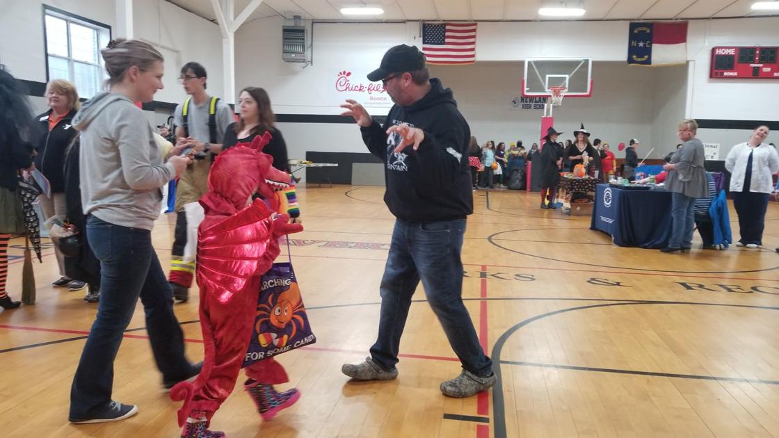 Avery Celebrates Halloween News Averyjournal Com