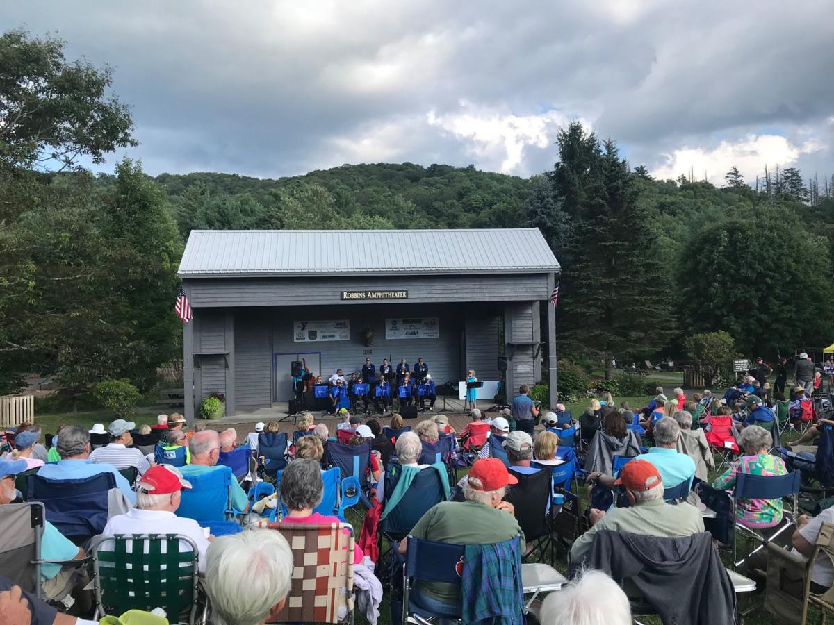 The Starlighters Brighten Banner Elk S Concert In The Park Series