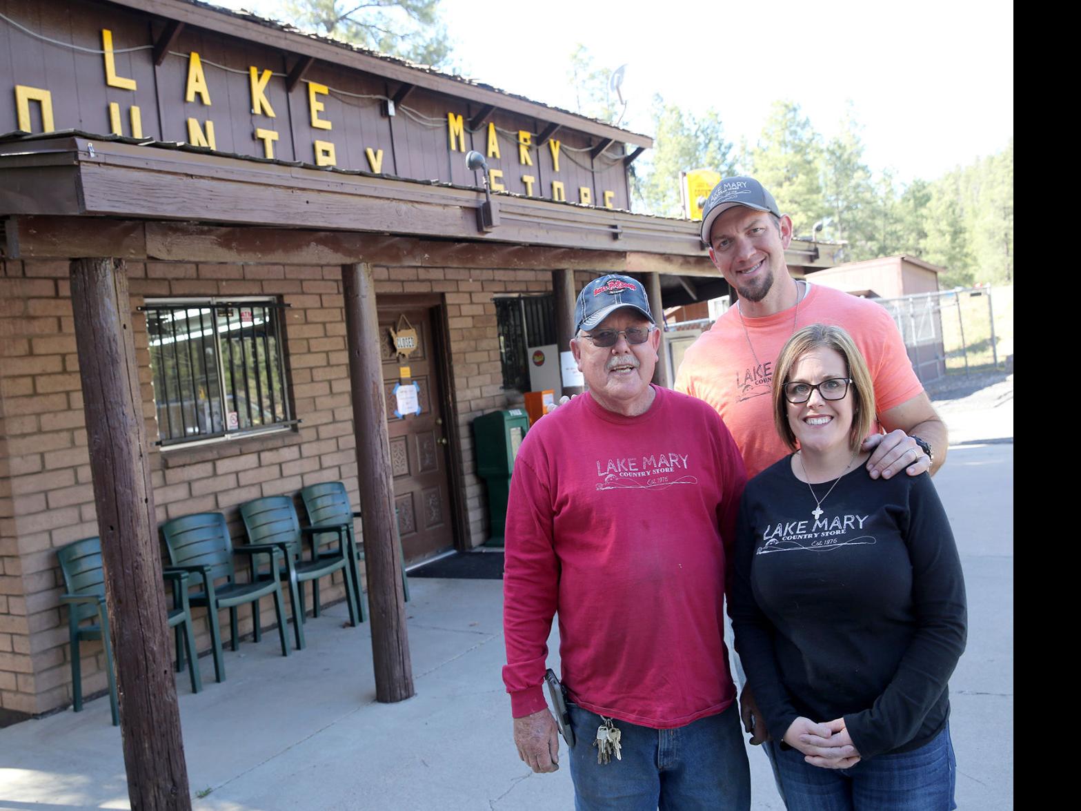 Lake Mary Country Store Reeling In The Big Ones Local Azdailysun Com