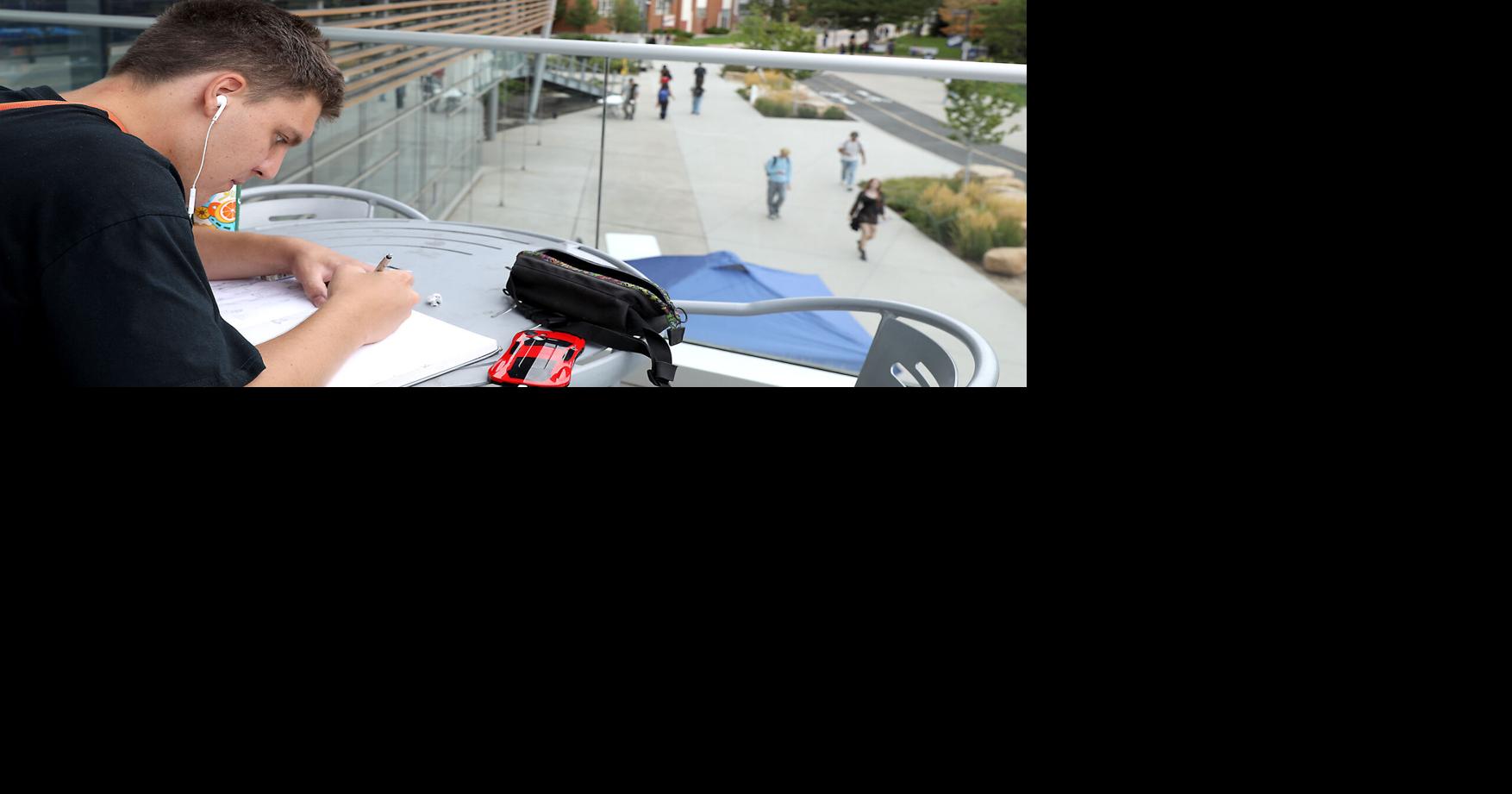 Gallery: Students attend first day of classes as new school year begins at Northern Arizona University