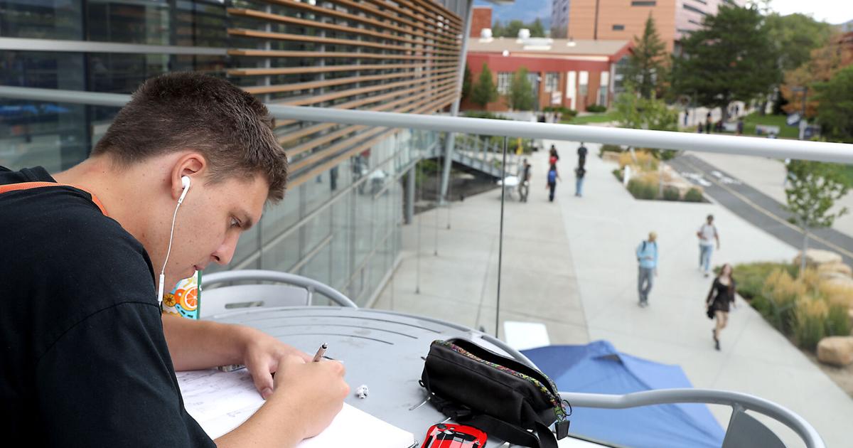 Gallery: Students attend first day of classes as new school year begins at Northern Arizona University