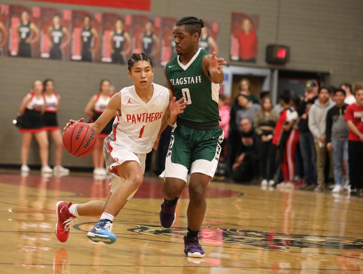 Coconino Uses 4th Quarter Rally To Beat Crosstown Rival Flagstaff 63 55 Local Azdailysun Com