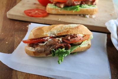 FOOD-PORKCHOP-CRUSTY-ROLLS-PG