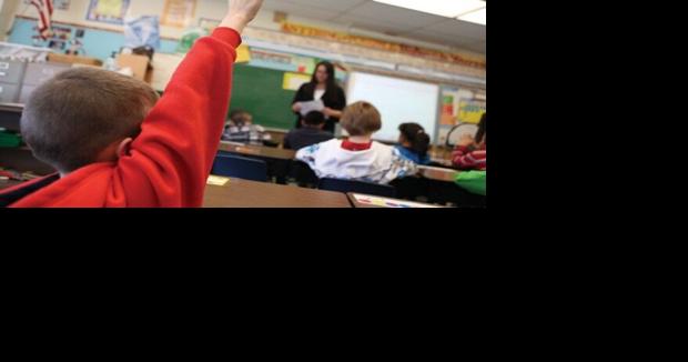 Arizona looks at ways to retain teachers amid new report - Vimarsana News