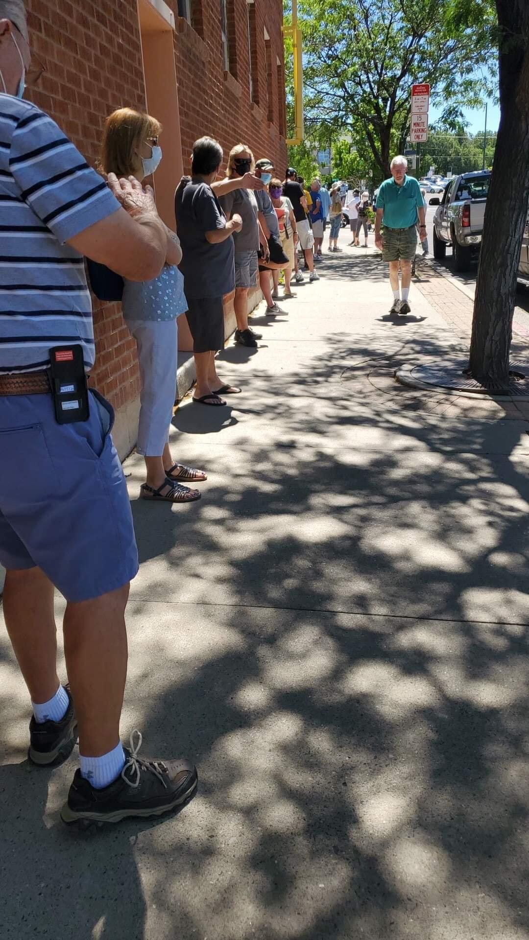 Residents of Munds Park scramble as the post office closes suddenly