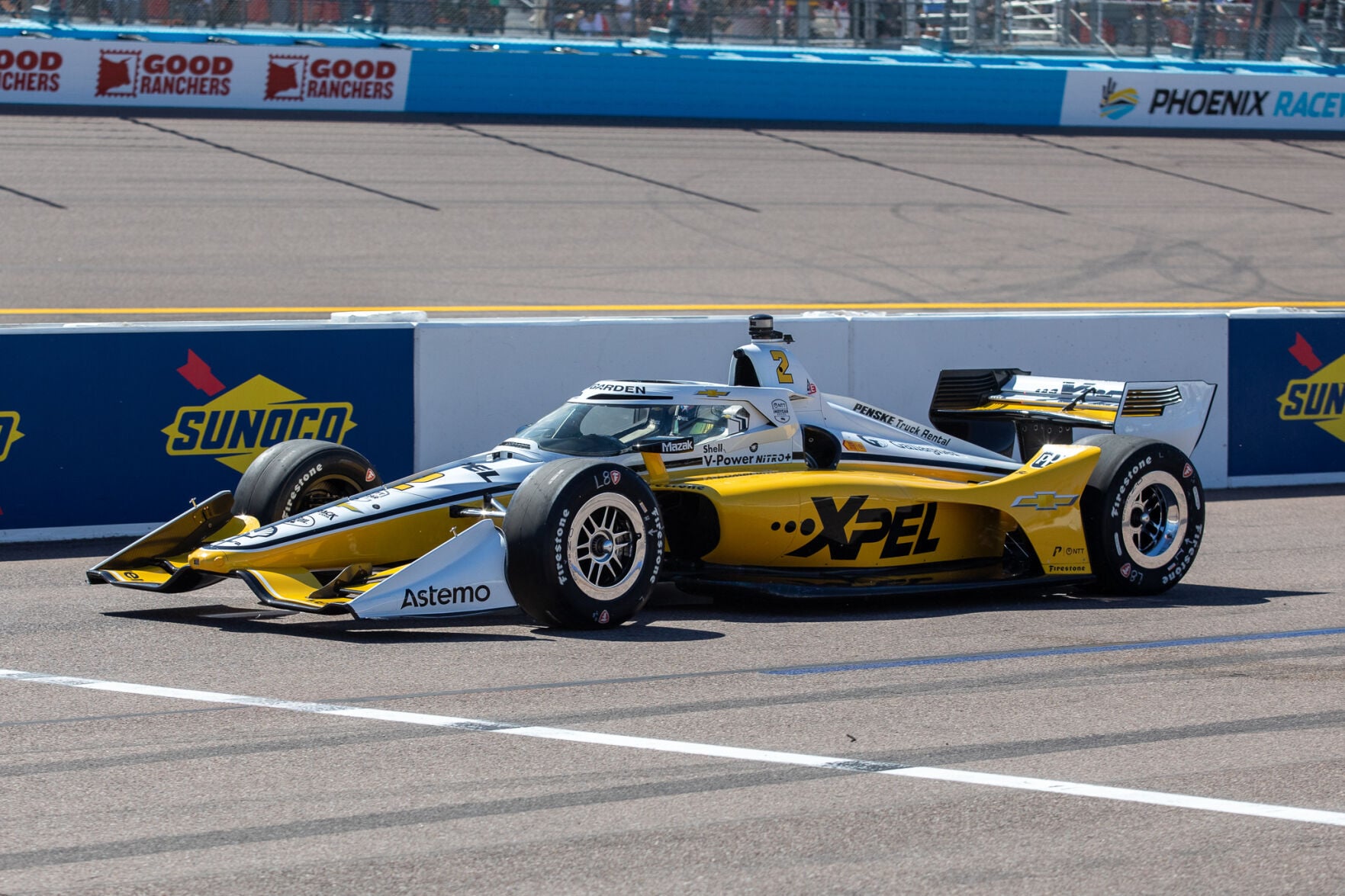 Josef Newgarden retains Phoenix Raceway crown in IndyCar's return