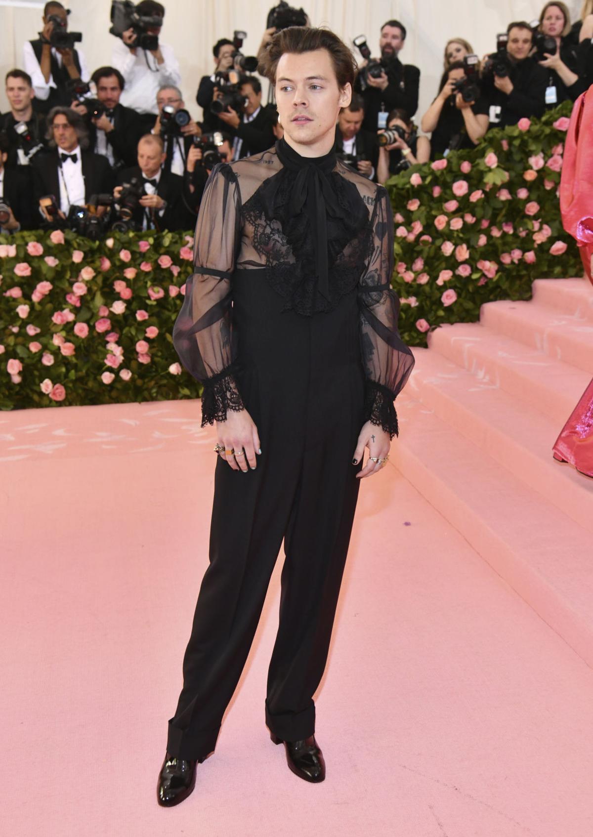 Met Gala 2019 A Look At Some Of The Best Fashion From Red Met Gala 2019 A Look At Some Of The Best Fashion From Entertainment Azdailysun Com