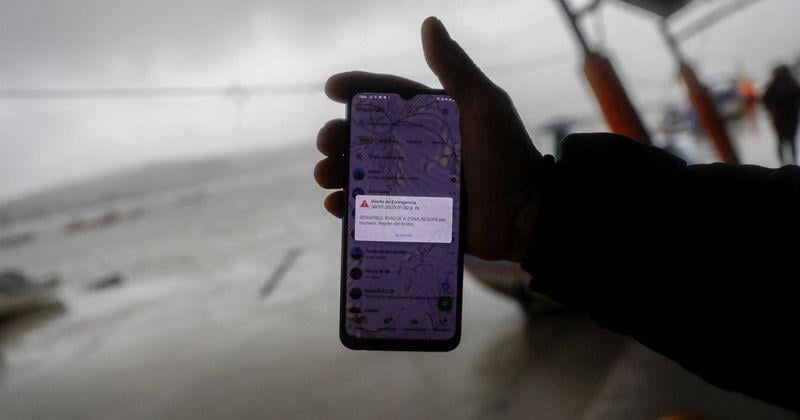 Satellite observations offer insight into a tsunami's early stages