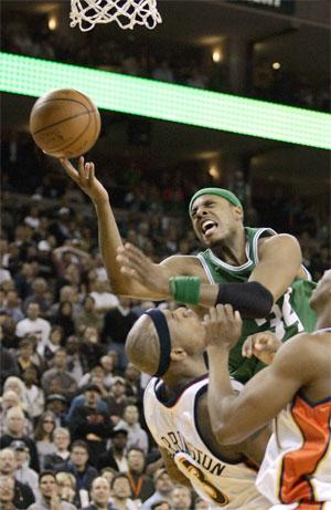 NBA: Raptors stun Celtics with buzzer beater