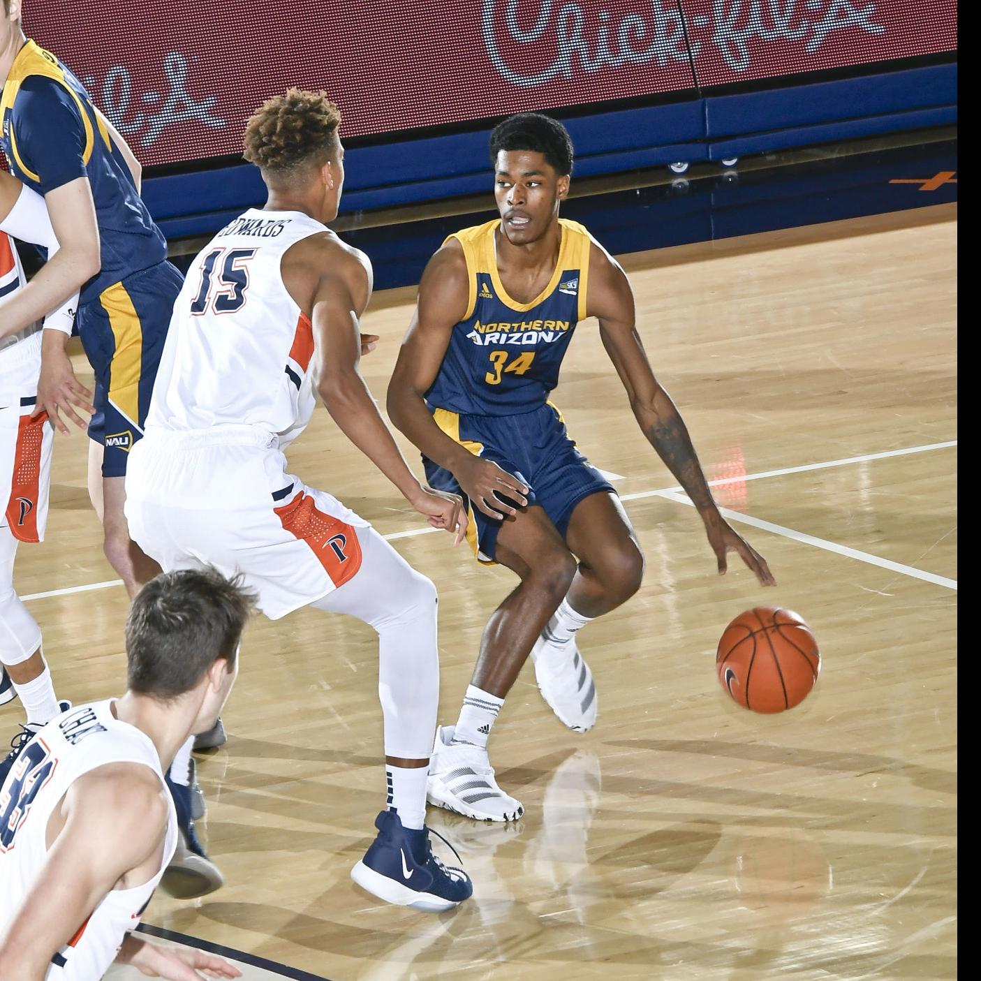 Pepperdine Closes On 11 2 Run In Comeback Win Over Nau Men S