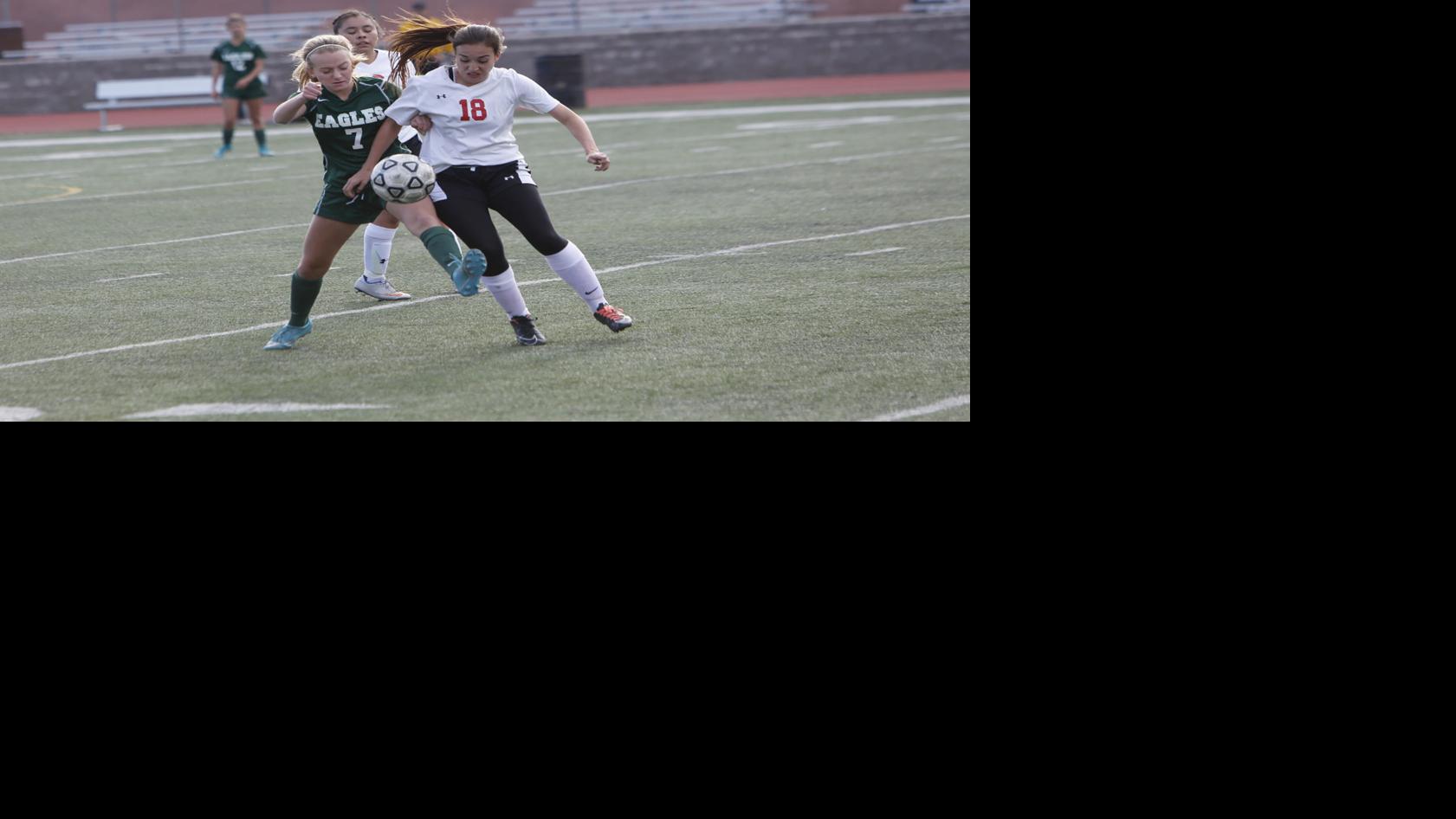 Flagstaff girls open season with rivalry win over Coconino