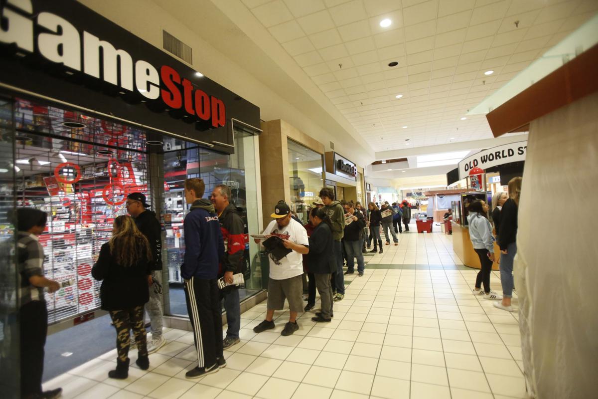 Flagstaff shoppers scope out local Black Friday deals Local