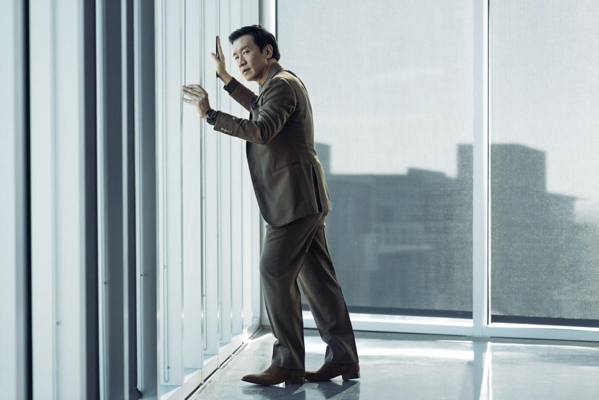 celebrity-travel-han-20210413