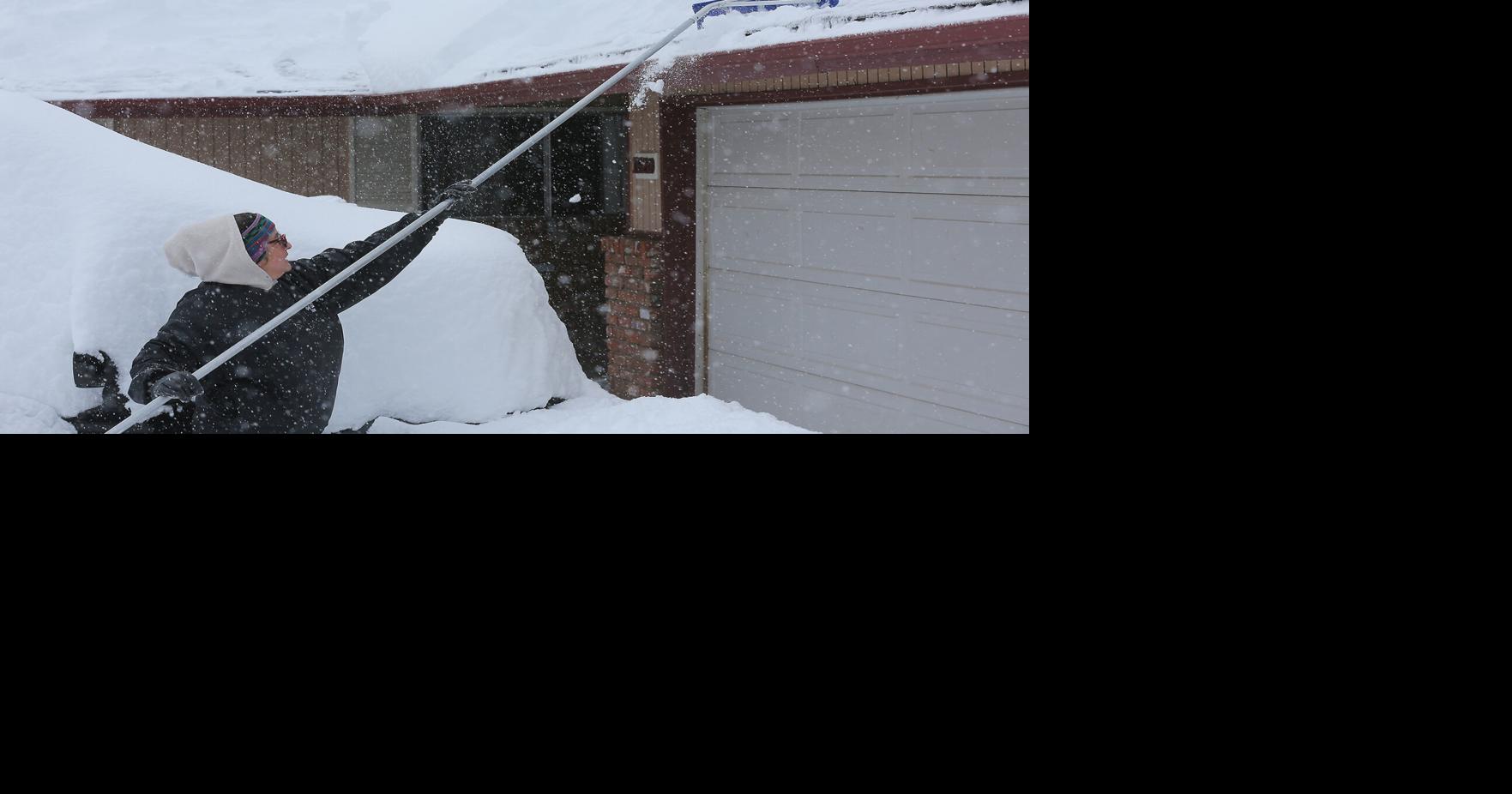 Gallery: Overflowing rooftops, empty roads among spotlights of heavy snowfall in Flagstaff