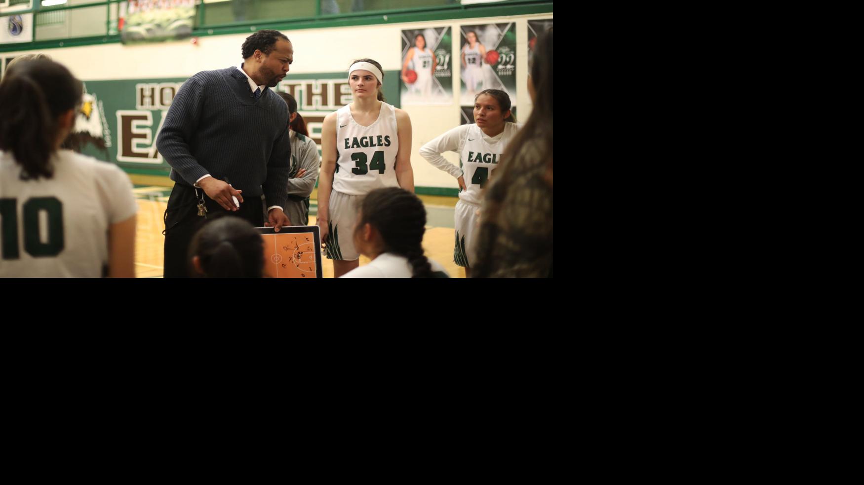 Flagstaff girls basketball coach Tyrone Johnson awarded Spirit of Cotton award from Phoenix Suns