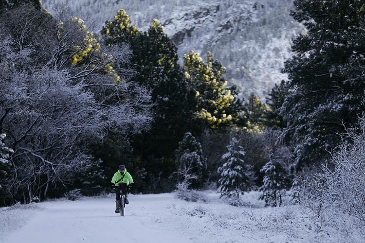 Gallery Winter weather makes 1st appearances of holiday season in