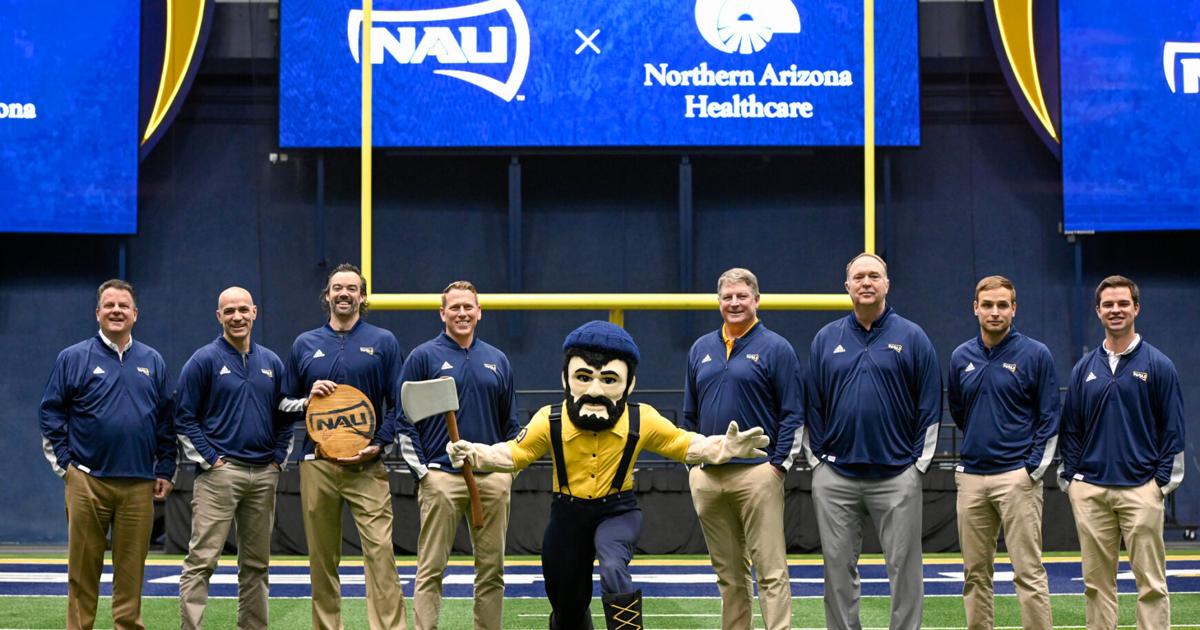 Lumberjacks Host Vikings in Front of a Sell-Out Crowd for Family Weekend - Northern Arizona University Athletics Lumberjacks Host Vikings in Front of a Sell-Out Crowd for Family Weekend - Northern Arizona University Athletics