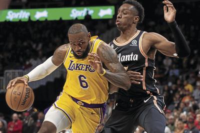 Lakers Hawks Basketball