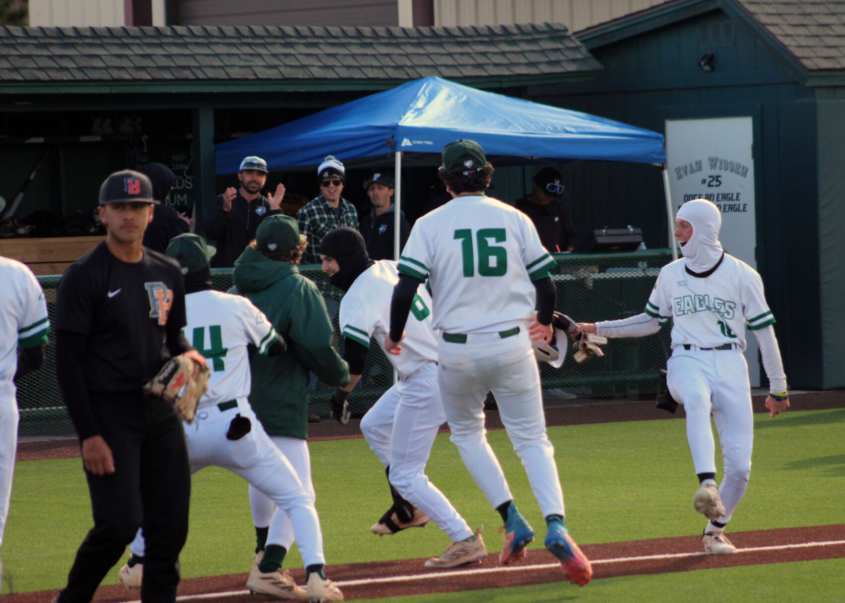 Flagstaff High Eagles secure dramatic win against Poston Butte to advance in state tourney