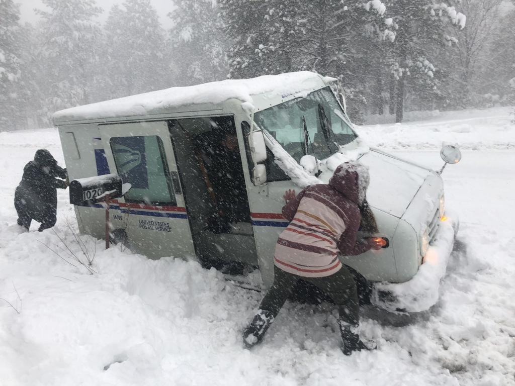 Winter Storm Warning For Flagstaff Remains In Effect Until Tuesday Prompting Closure Of Schools Roads Public Services Local Azdailysun Com Weather in flagstaff for today and tomorrow. winter storm warning for flagstaff