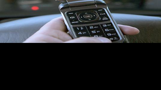 State legislative panel backs texting while driving ban