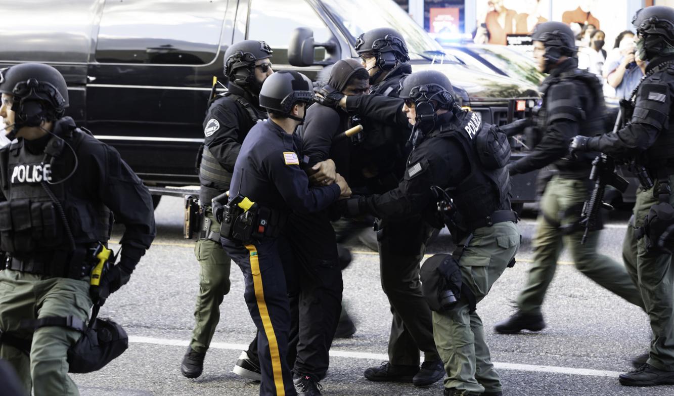 Atlantic City police charge 95 in May riot/looting | | azdailysun.com