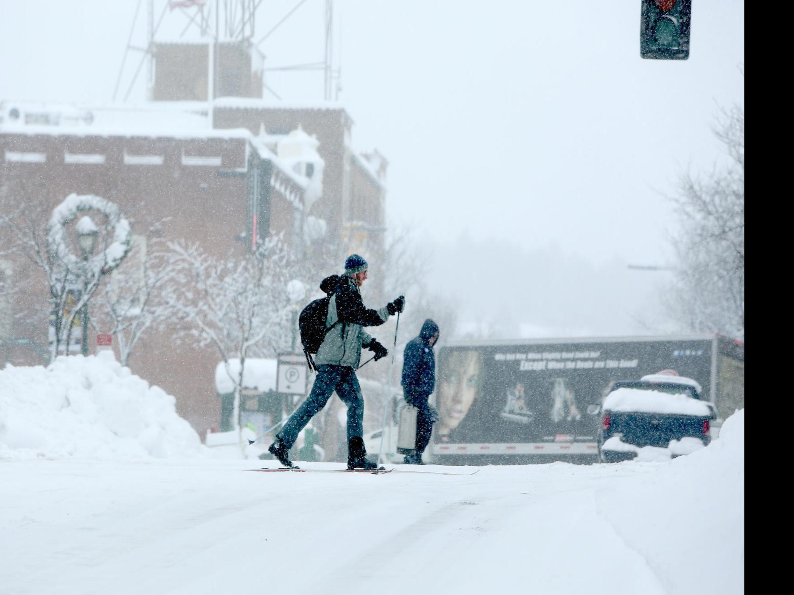 From Feet Of Powder To A Snow Free Winter Flagstaff Weather Swings To Extremes In 2017 Local Azdailysun Com Live weather warnings, hourly weather updates. from feet of powder to a snow free