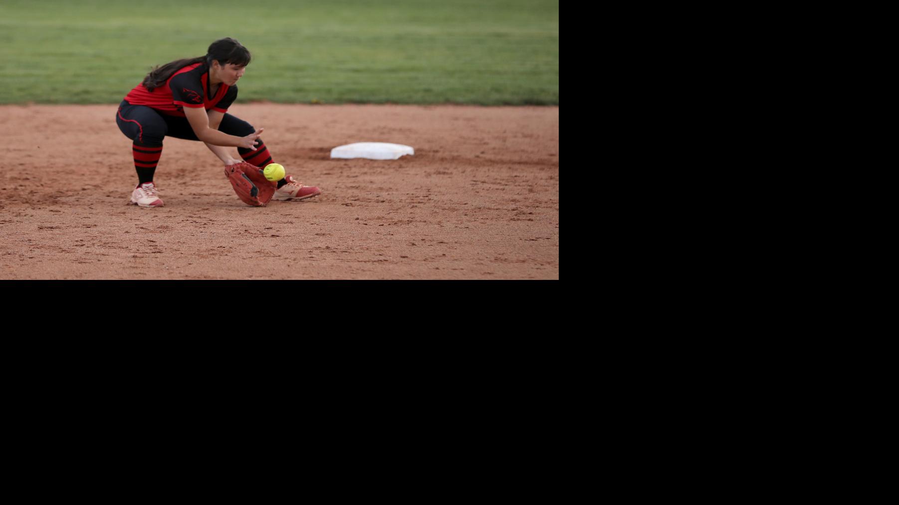 Coconino softball falls in 1st round to Vista Grande, 11-2, at home