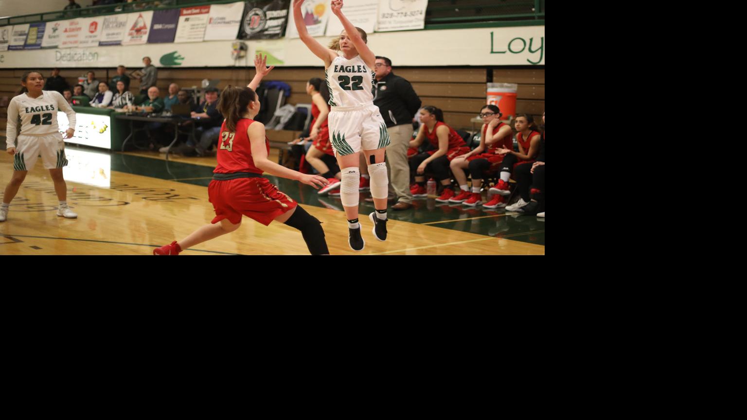 Doskicz drains five 3s, helps FHS girls hoops advance over Rio Rico