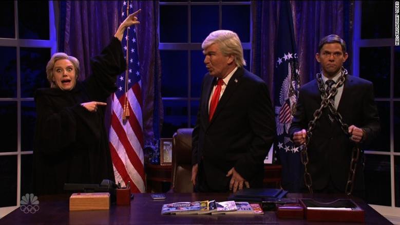 'SNL' takes on Flynn's guilty plea in 'A Christmas Carol' sketch