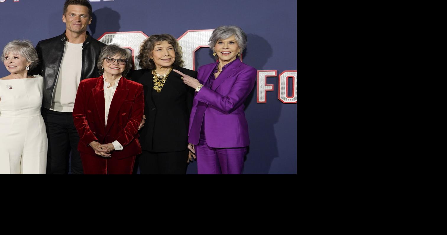 Movie review: Legendary ladies bring winning touch to '80 for Brady', Features