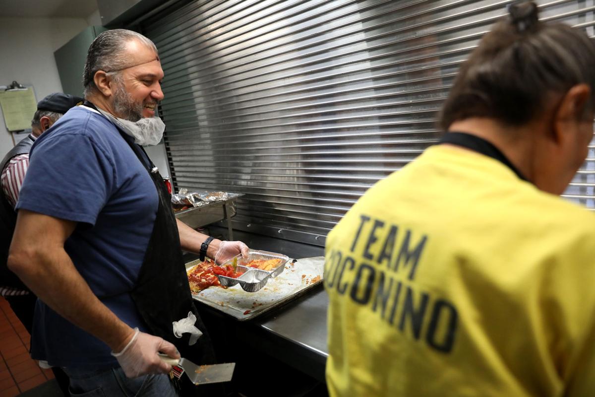 Rain Or Shine Local Meals On Wheels Provides For Elderly Disabled Local Azdailysun Com