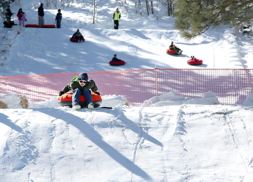 Flagstaff Snow Park Opens Saturday For First Time This Winter Local Azdailysun Com Check our website for details. flagstaff snow park opens saturday for