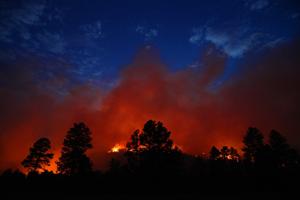Fire near Tusayan 40% contained; 5th straight day in Flagstaff over 90
