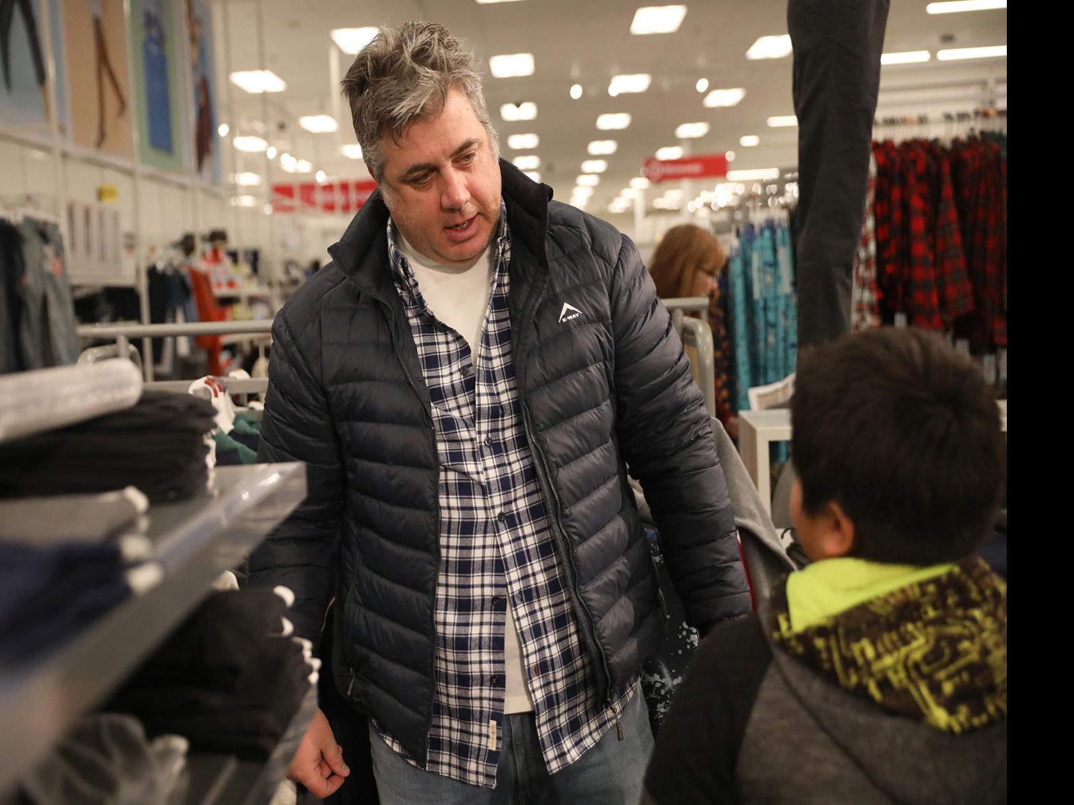 Full Hearts And Shopping Carts Elks Lodge Treats Kids In Need To
