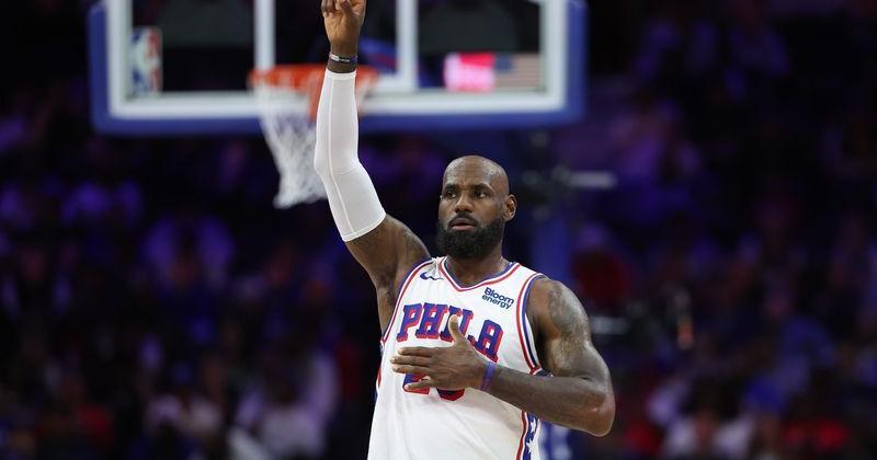 Trump accuses LeBron of disrespecting US