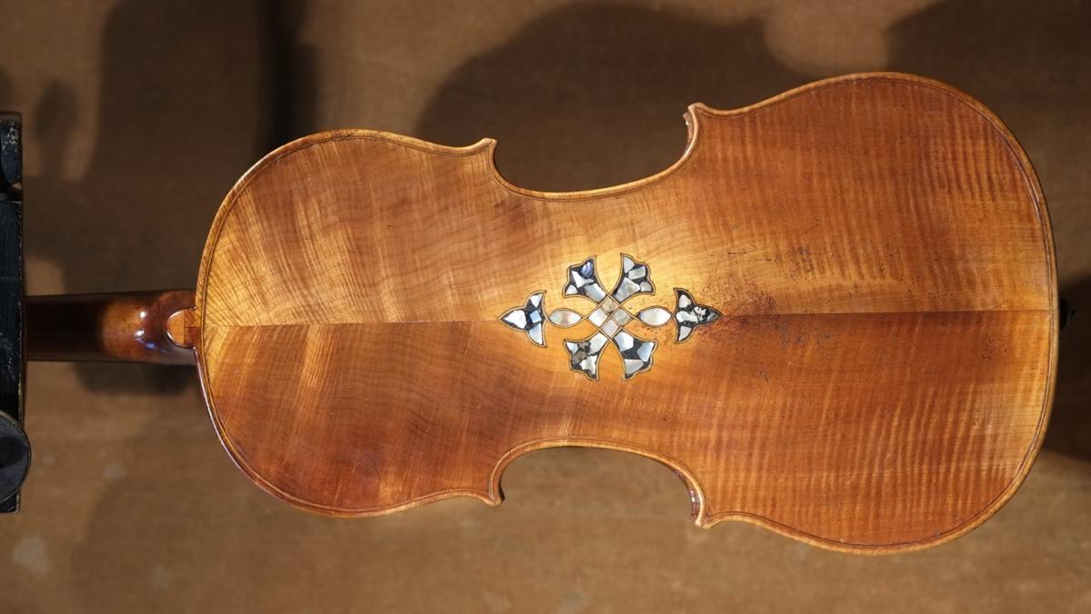 Violins of Hope brings life back into Holocaustera instruments