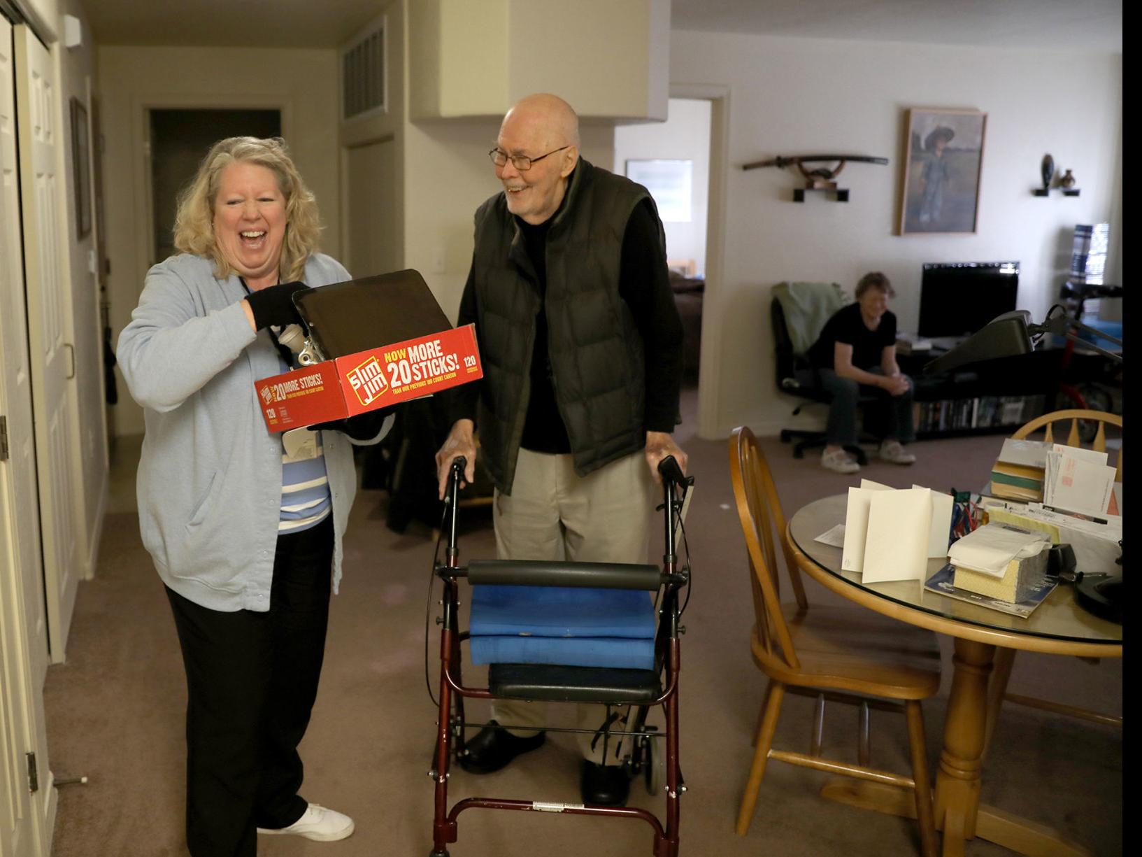 Rain Or Shine Local Meals On Wheels Provides For Elderly Disabled Local Azdailysun Com